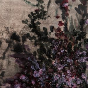 Detaliu de aproape al 'Exotic memories' de Sabina Elena Dragomir, evidențiind tehnica detaliată și tonurile vibrante de violet.