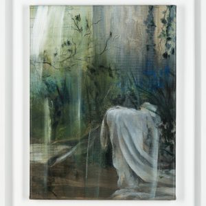 Early rain' de Sabina Elena Dragomir, elegant încadrată într-un cadru de lemn alb, capturând esența momentelor trecătoare ale naturii.